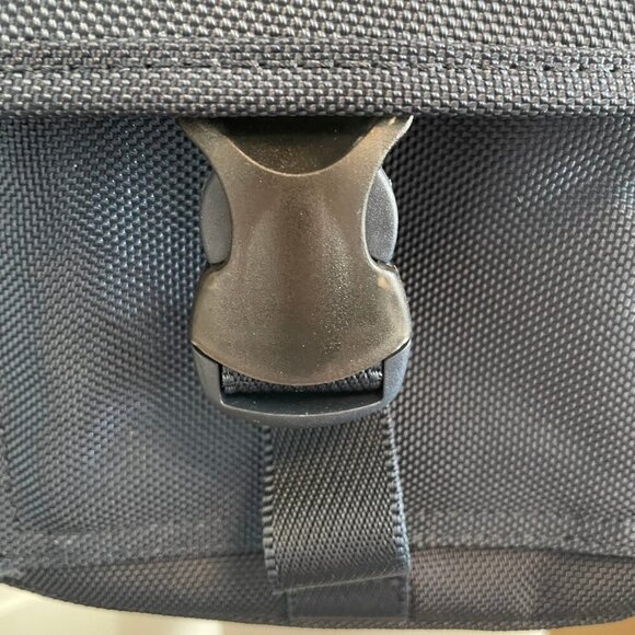 SwissGear Hand Hold & Crossbody Travel Bag Multi Zip Compartments Blue OS NWOT - Picture 6 of 13